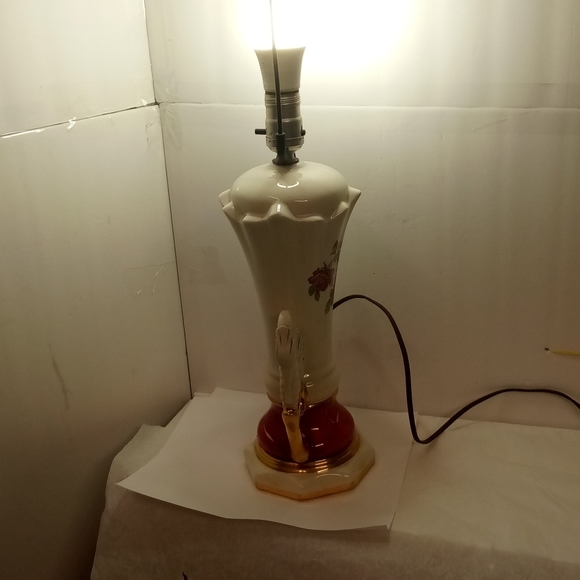 Worrall Swan Hand-Painted Lamp Signed, Porcelains - Picture 3 of 6